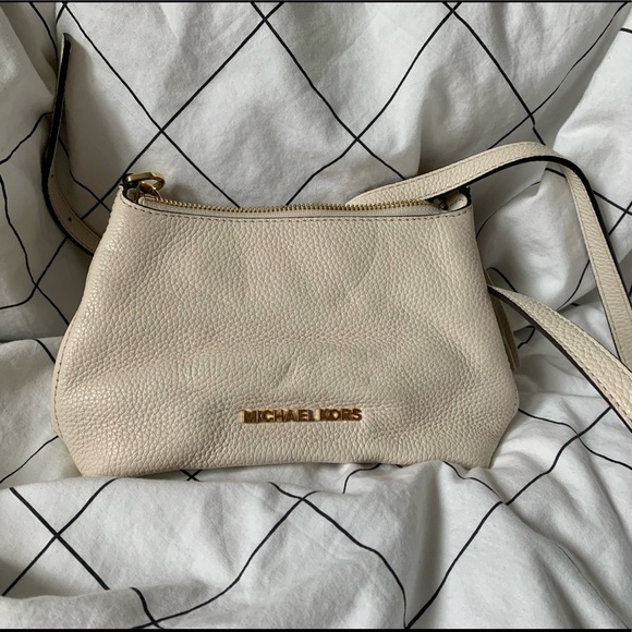 Vintage Michael Kors cream purse - Picture 1 of 4
